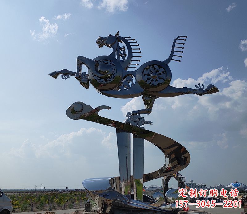 邯郸不锈钢大型马踏飞燕景观雕塑集艺术与自然于一体