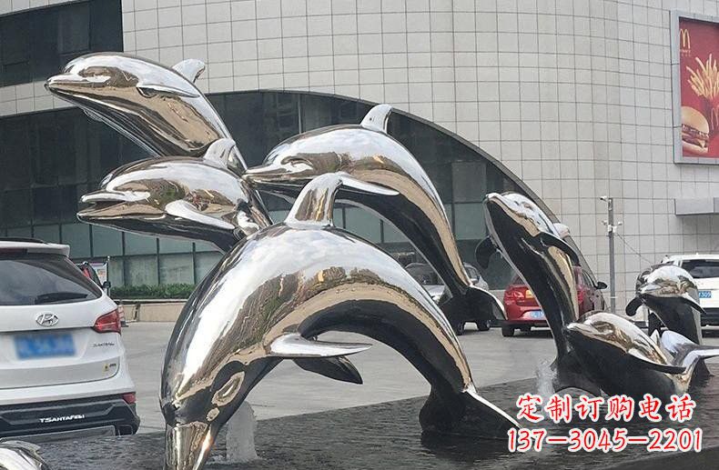 邯郸海豚雕塑——不锈钢广场上的跳跃动态