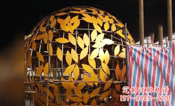 邯郸不锈钢镂空树叶雕塑——精美绝伦