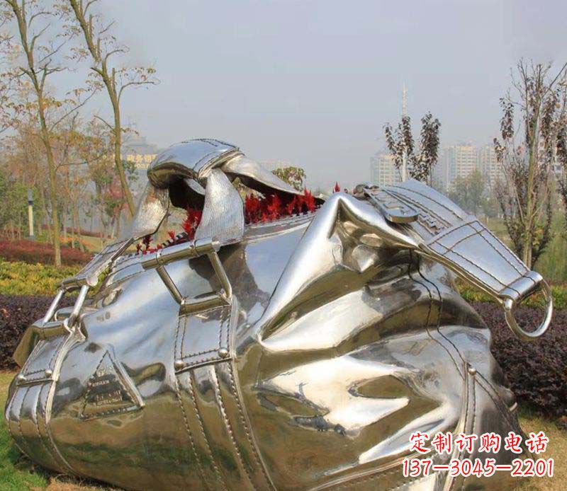 邯郸精美不锈钢手提包雕塑
