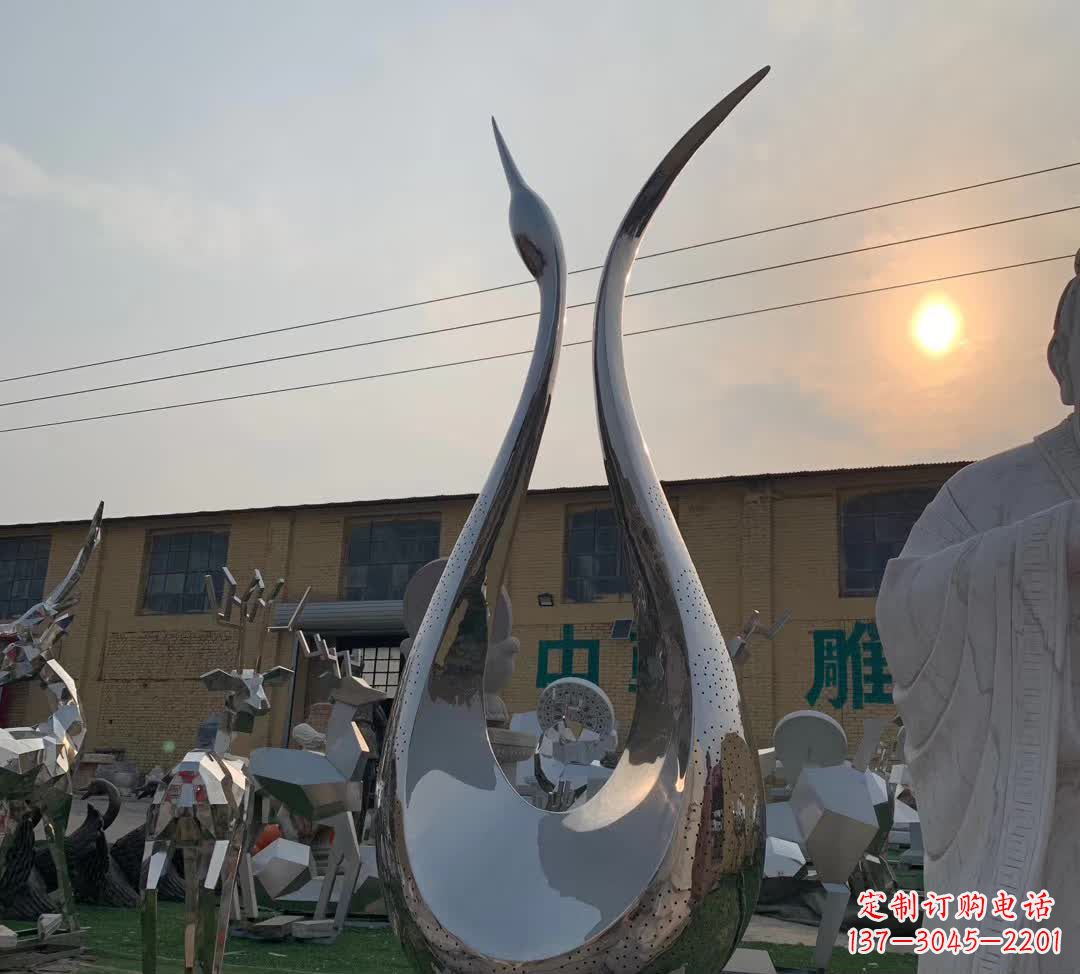 邯郸城市不锈钢镜面天鹅雕塑