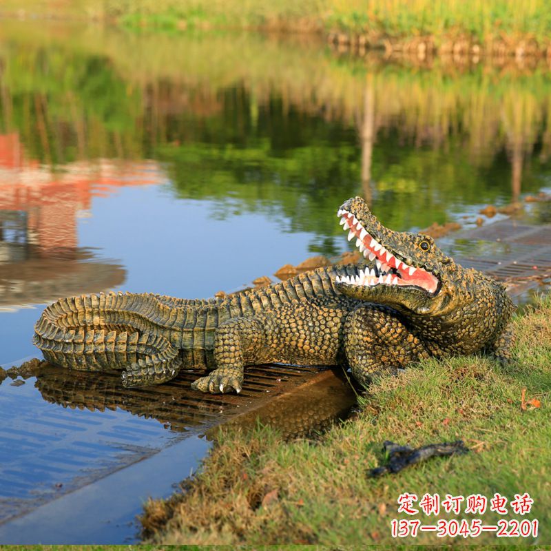 邯郸仿真鳄鱼雕塑湿地公园水塘水景动物摆件