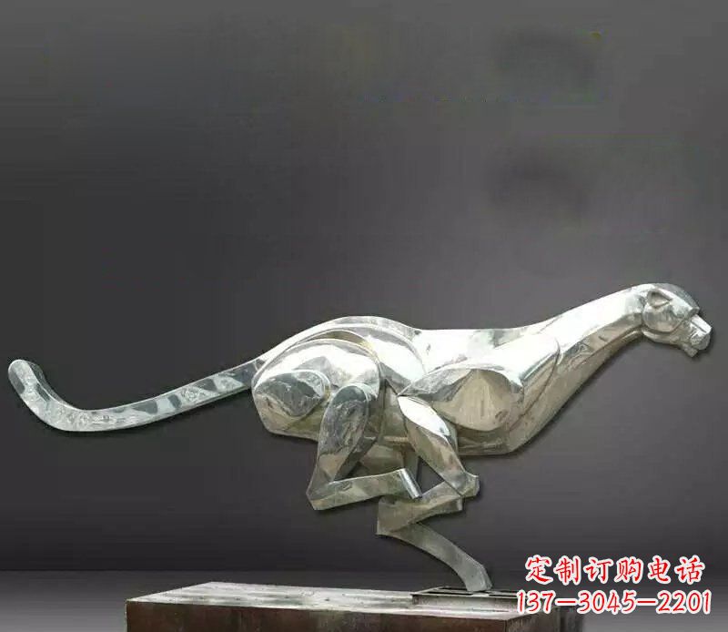 邯郸公园不锈钢奔跑的豹子动物雕塑