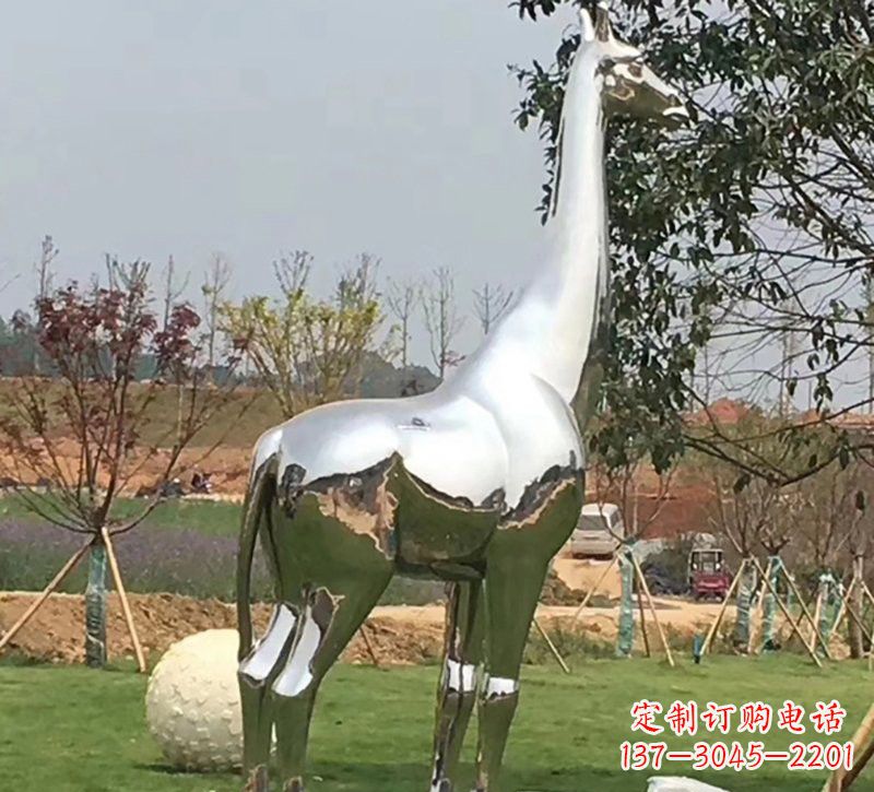 邯郸公园不锈钢长颈鹿雕塑