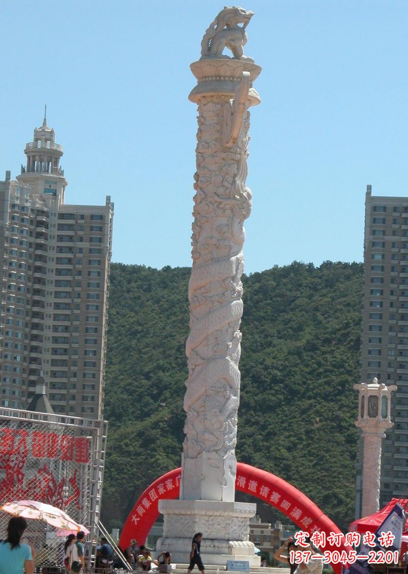 邯郸晚霞红广场龙柱