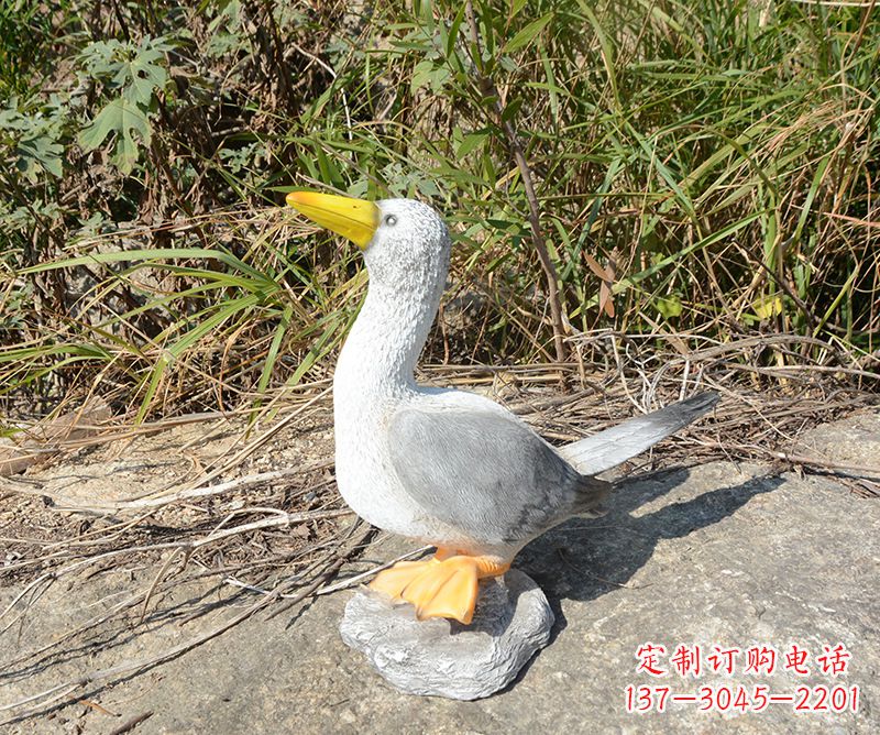 邯郸学校雕塑和平鸽